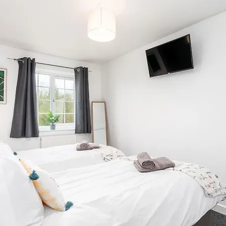 5br 2ba With Garden Parking Near Leeds Fun * Sherburn in Elmet
