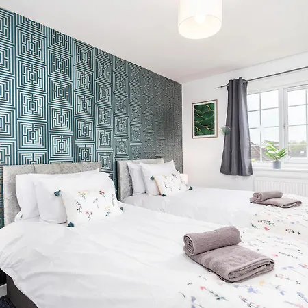 5br 2ba With Garden Parking Near Leeds Fun *