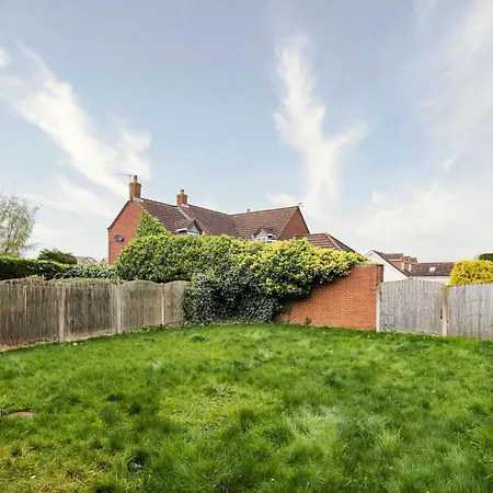 5br 2ba With Garden Parking Near Leeds Fun Apartment