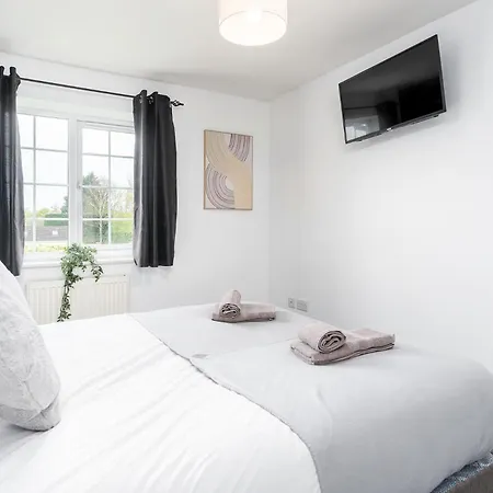 5br 2ba With Garden Parking Near Leeds Fun Apartment *