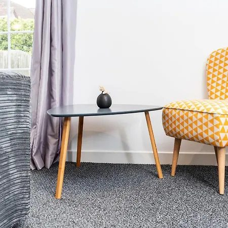 5br 2ba With Garden Parking Near Leeds Fun Apartment *