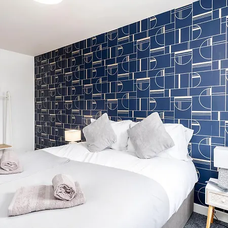 5br 2ba With Garden Parking Near Leeds Fun *